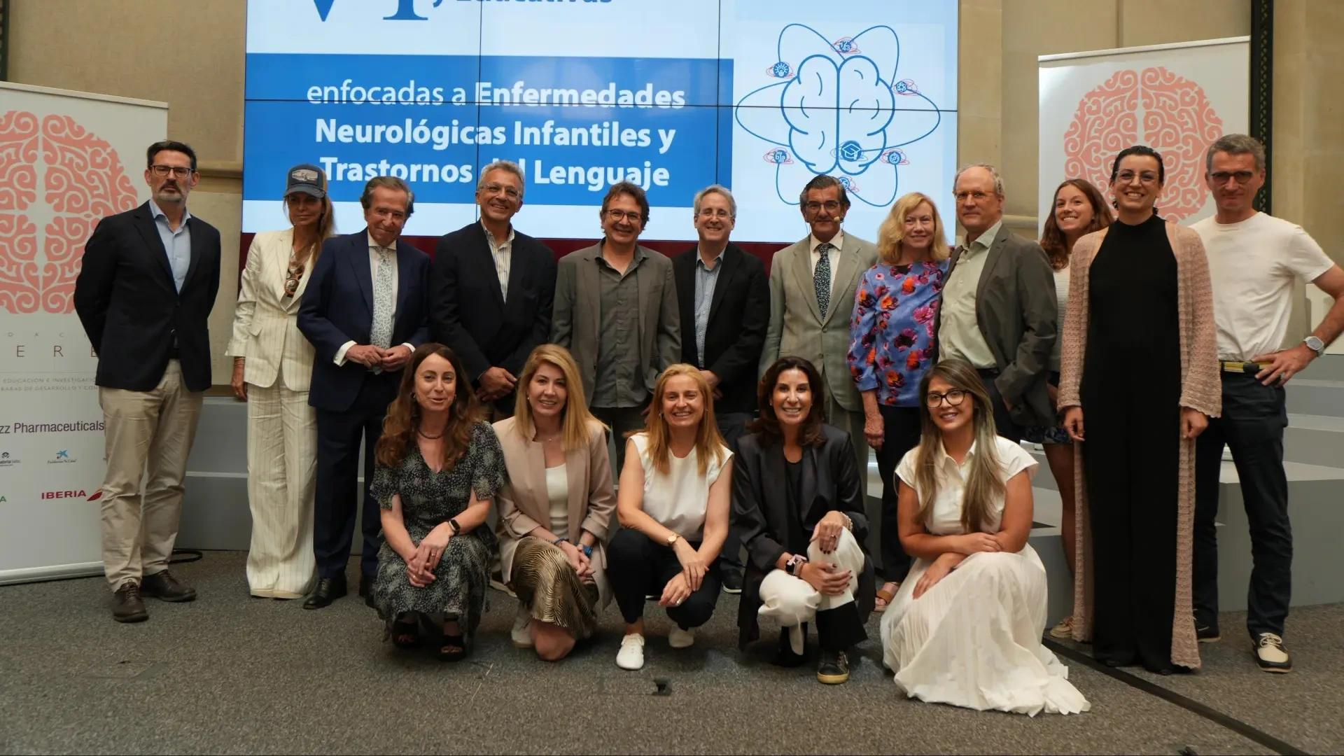 Samantha Vallejo-Nágera, David Summers y Claudia Rodríguez, en las Jornadas de Fundación Querer