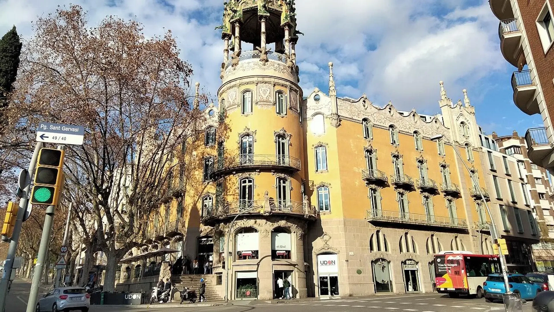 Esta zona de Barcelona concentra más alumnos que ninguna otra en Europa y la movilidad es un reto