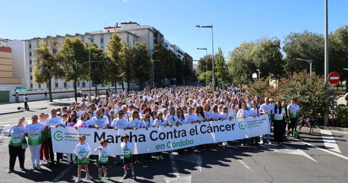 La carrera y marcha contra el cáncer en Córdoba, en imágenes