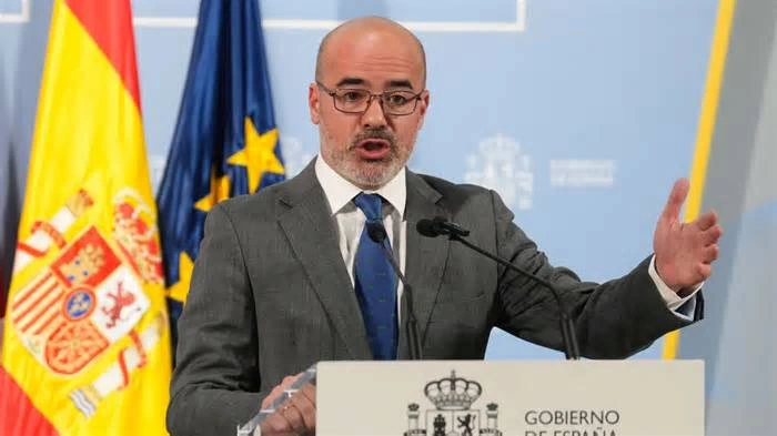 Dimite el delegado del Gobierno en Madrid después de quedarse fuera de las listas electorales del PSOE