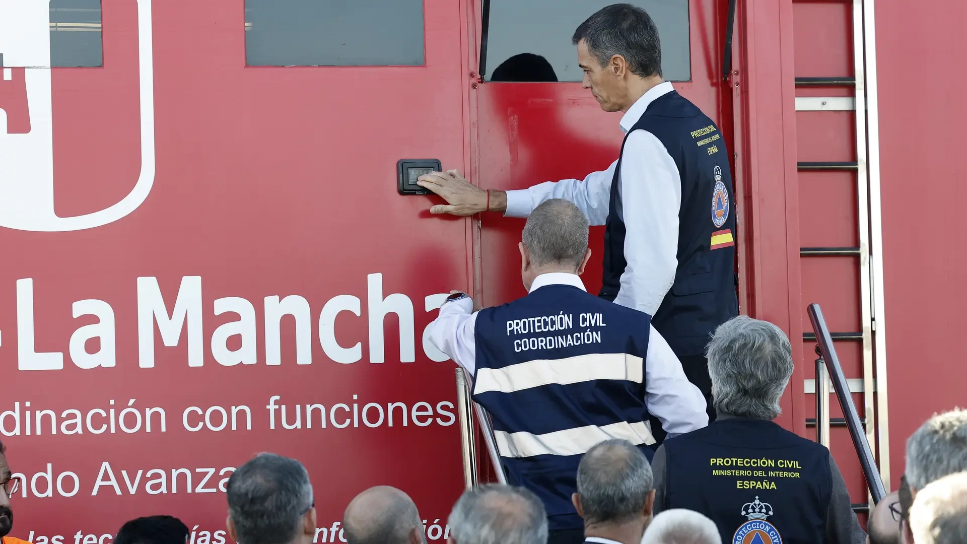 El accidente da un vuelco a la campaña a un mes de las elecciones generales