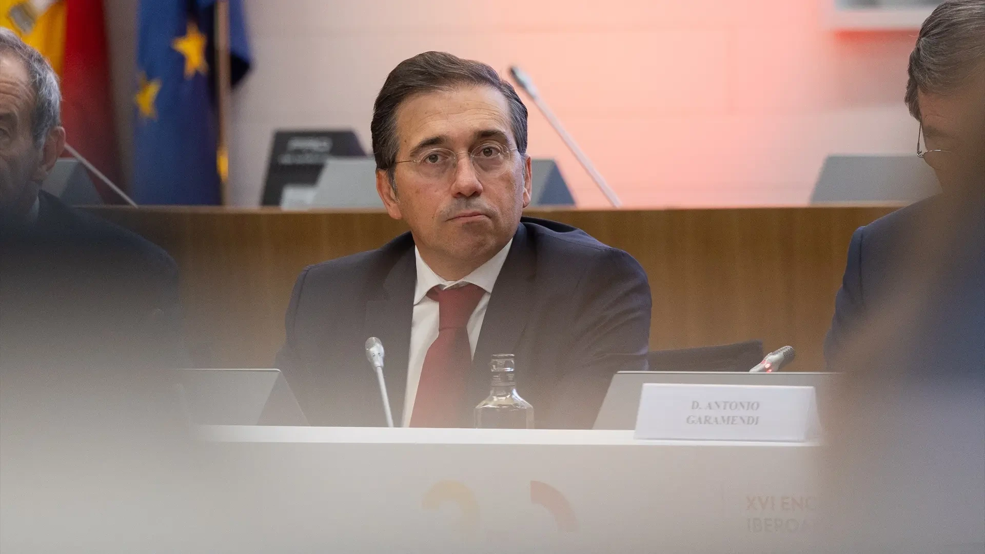 Albares acusa al PP de "acosar" a Exteriores por la 'ley de nietos' y asegura que cumple el auto del Supremo "con toda la diligencia"