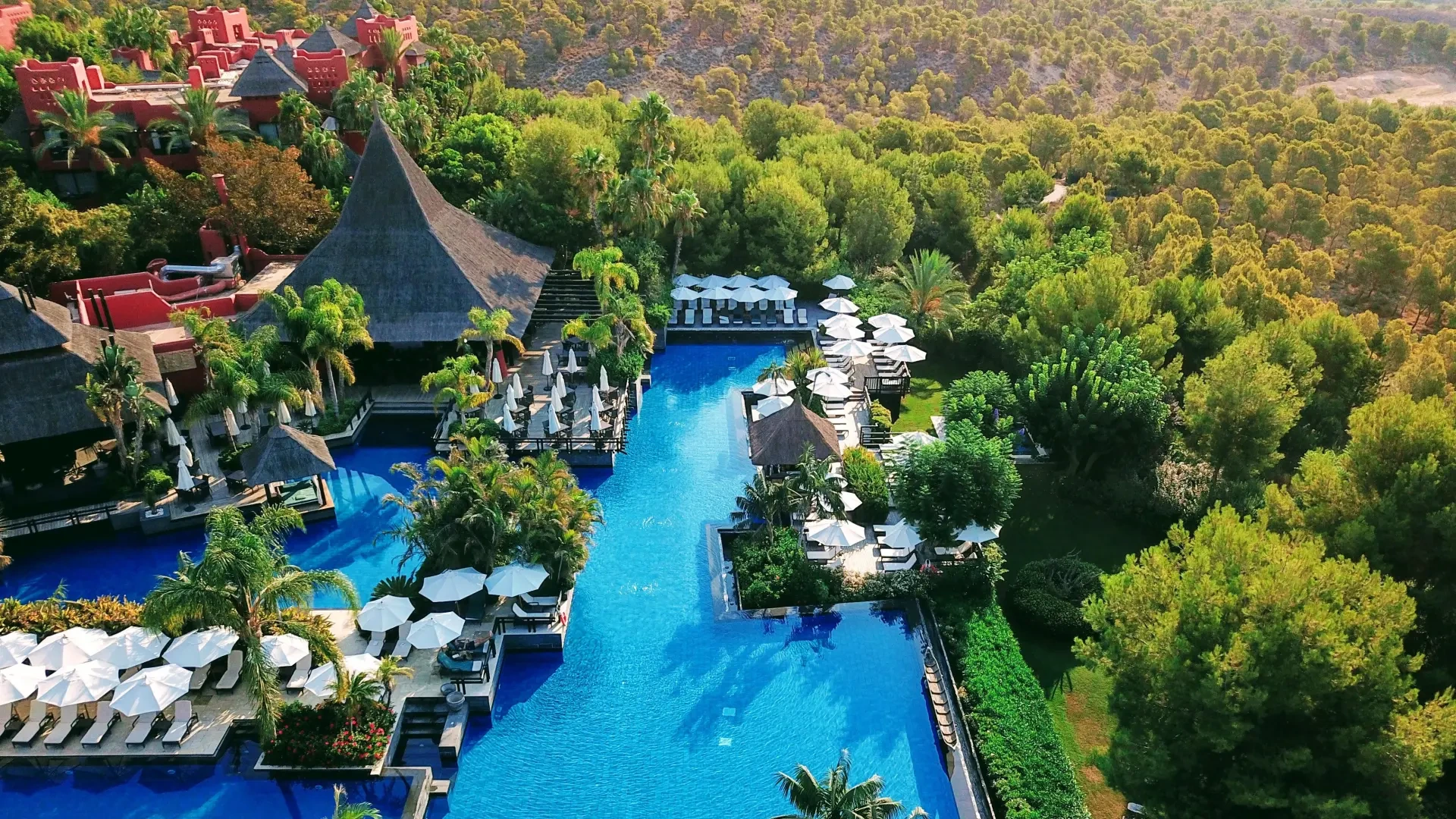 El mejor hotel de España en 2026 según los Oscar del turismo: un paraíso asiático de la costa mediterránea