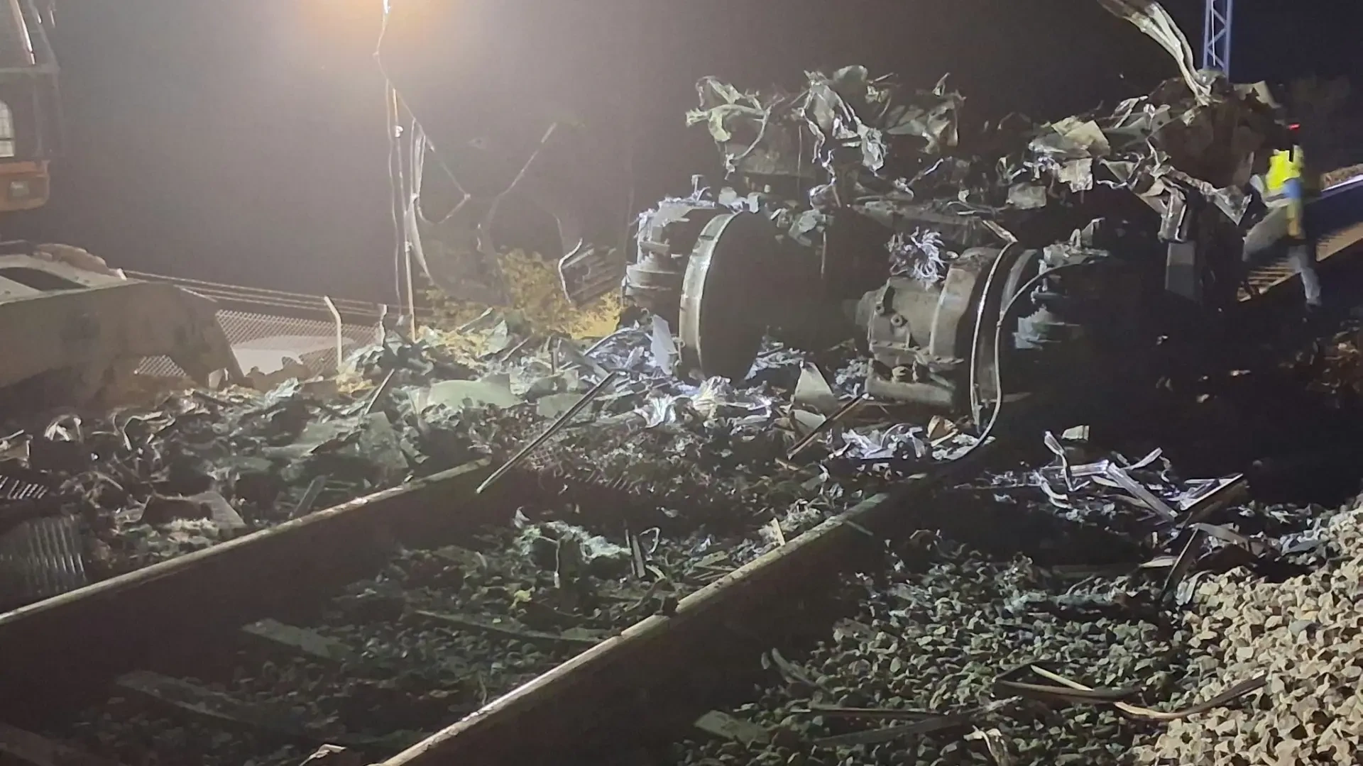 Adif termina de reparar la vía en Ricla para que Renfe, Ouigo e Iryo normalicen hoy la línea Madrid-Barcelona