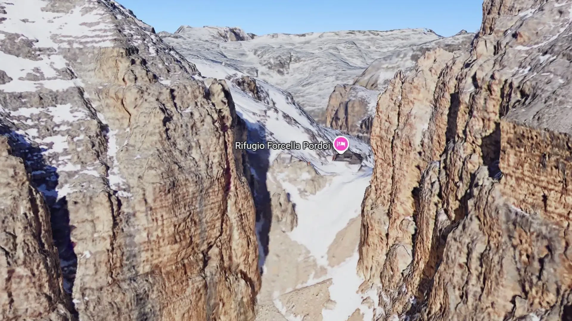 Muere una turista tras caer de 300 metros al intentar hacer una foto panorámica en los Dolomitas italianos