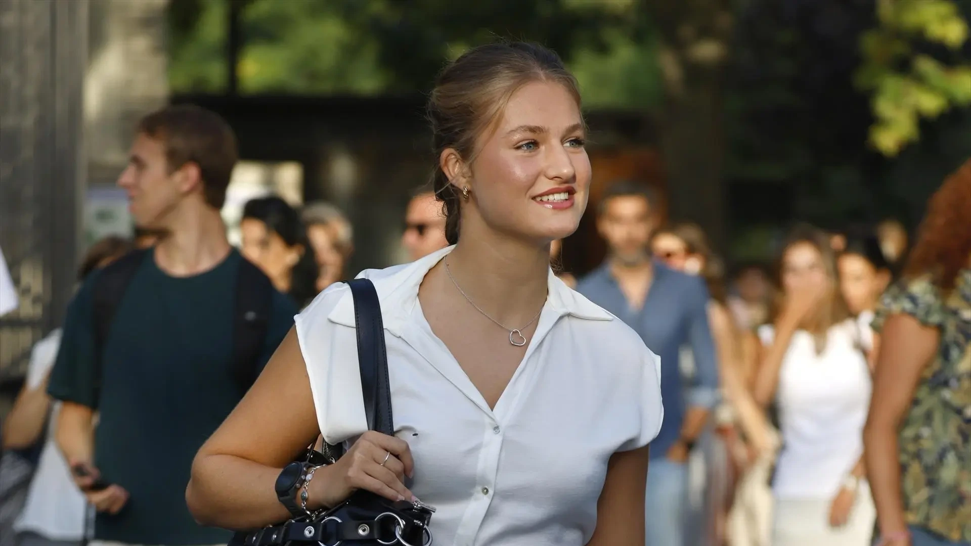 Las fotos de la princesa Leonor, de tardeo por Getafe con su nuevo grupo de amigas de la universidad