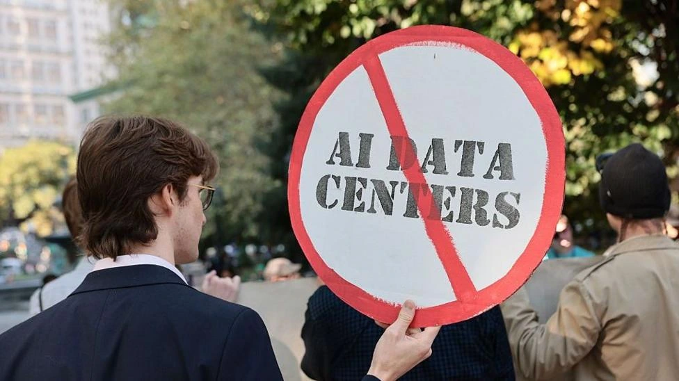 Cómo los centros de datos de IA se convirtieron en un elemento clave en la batalla política en EE.UU.