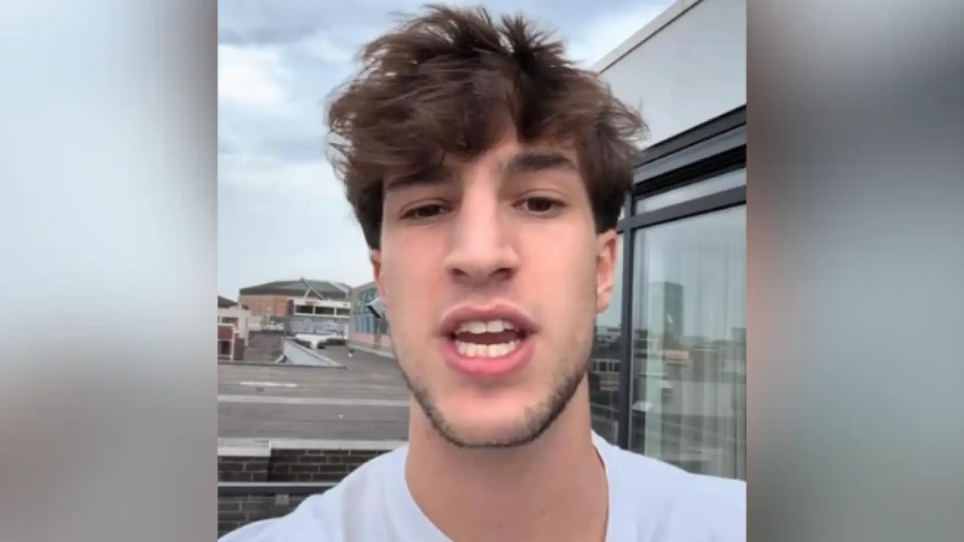 Los consejos de un joven español antes de emigrar de España: "Te están cobrando de más por todo"