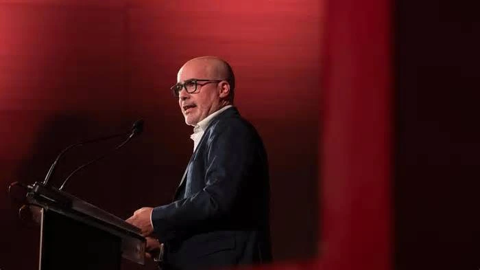 Dimite el delegado del Gobierno en Madrid tras quedarse fuera de las listas del PSOE para las elecciones
