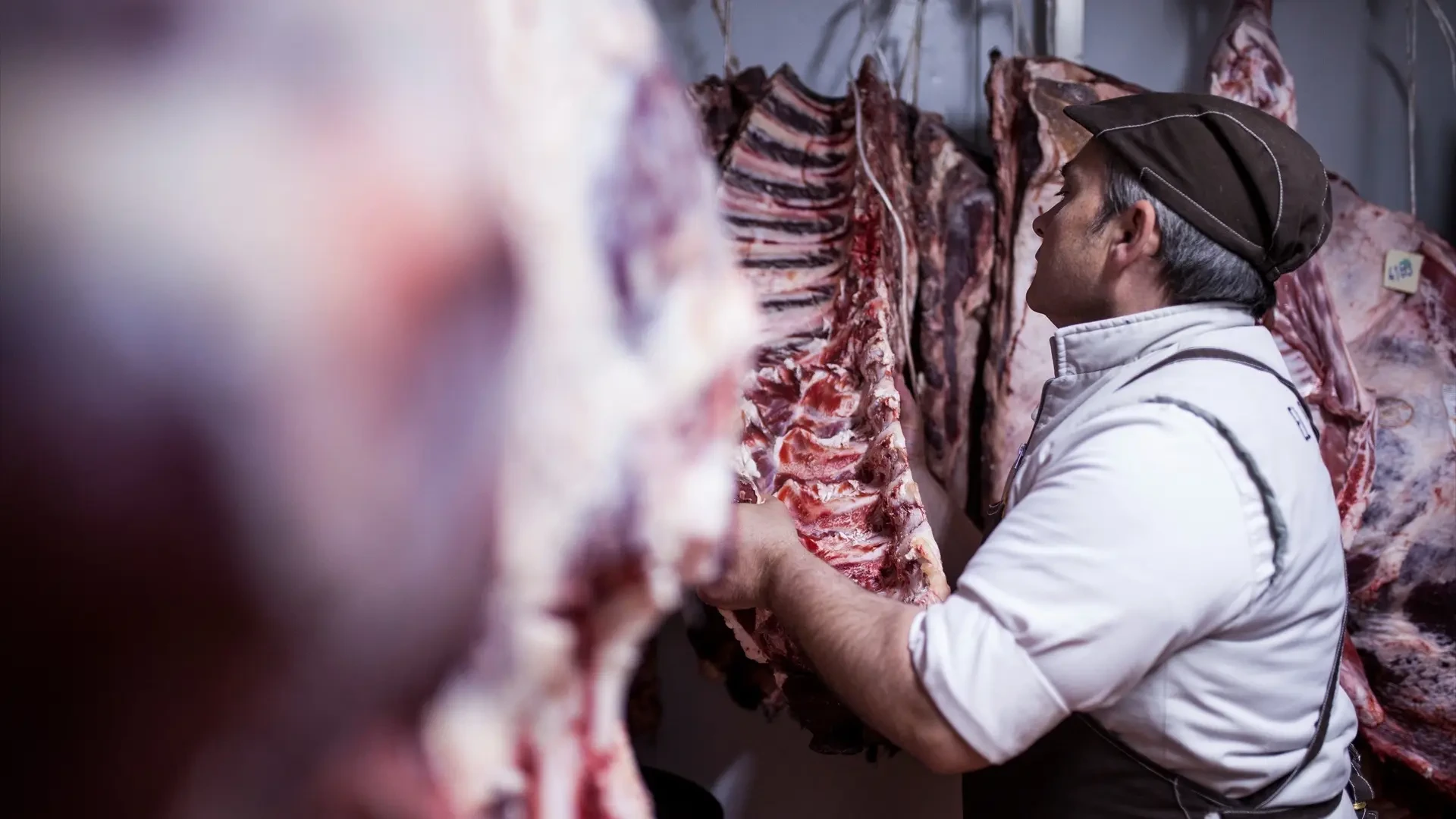 El Gran Consumo advierte de altas tasas de "absentismo" laboral por bajas en logística, alimentación o transporte