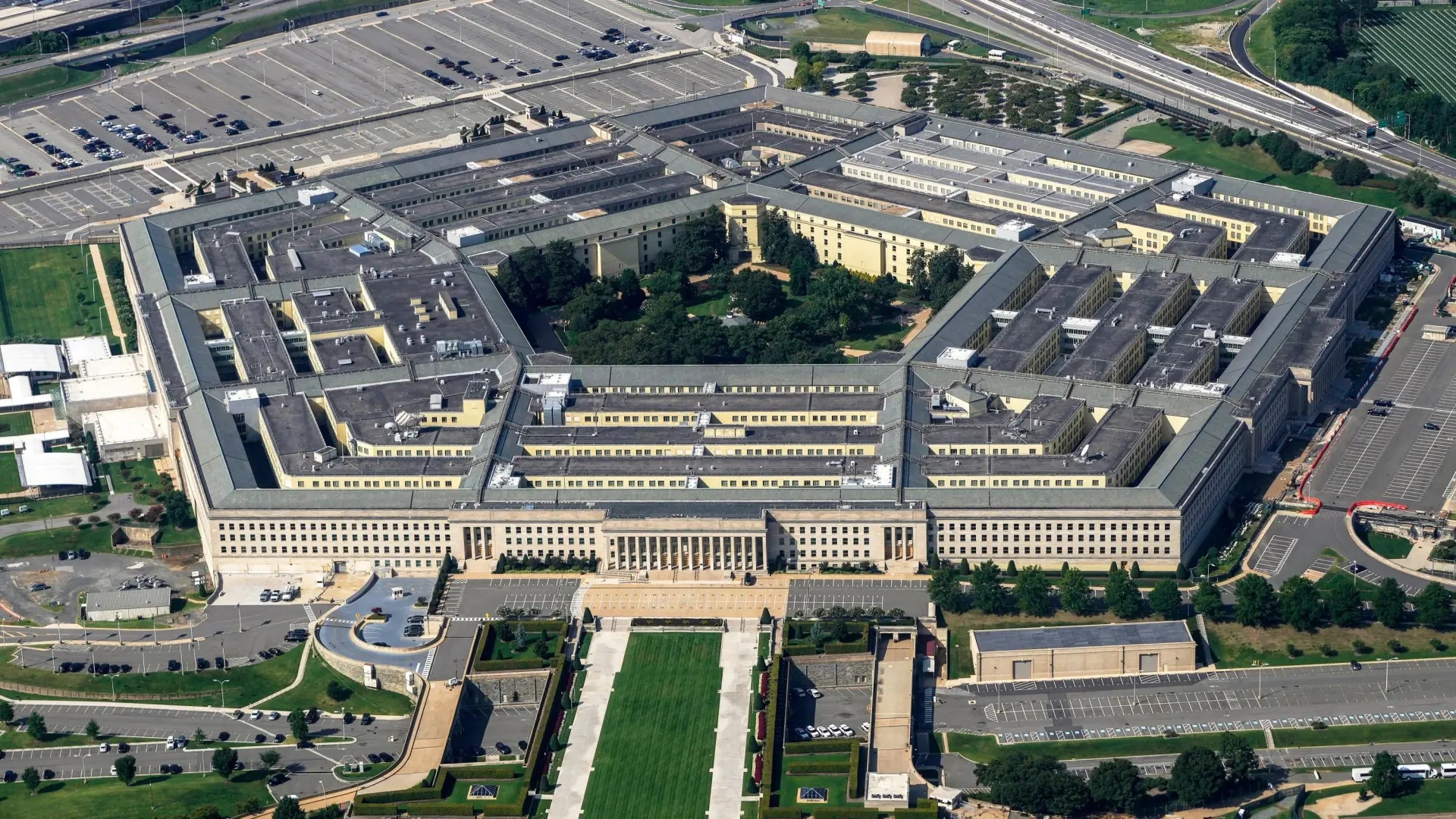 Así es 'FORTRESS America', el plan de Trump que pide a sus bases militares tener agua, luz, gasolina e Internet para aguantar tres meses