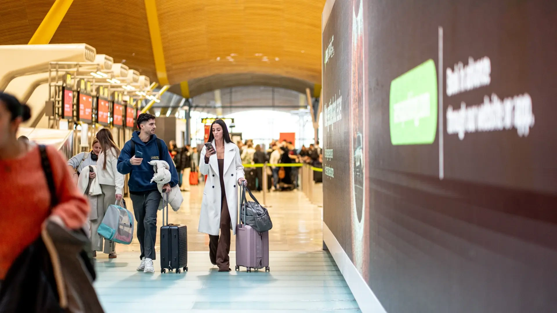 Hacienda levanta la suspensión del concurso de Aena para llevar el 5G a los grandes aeropuertos