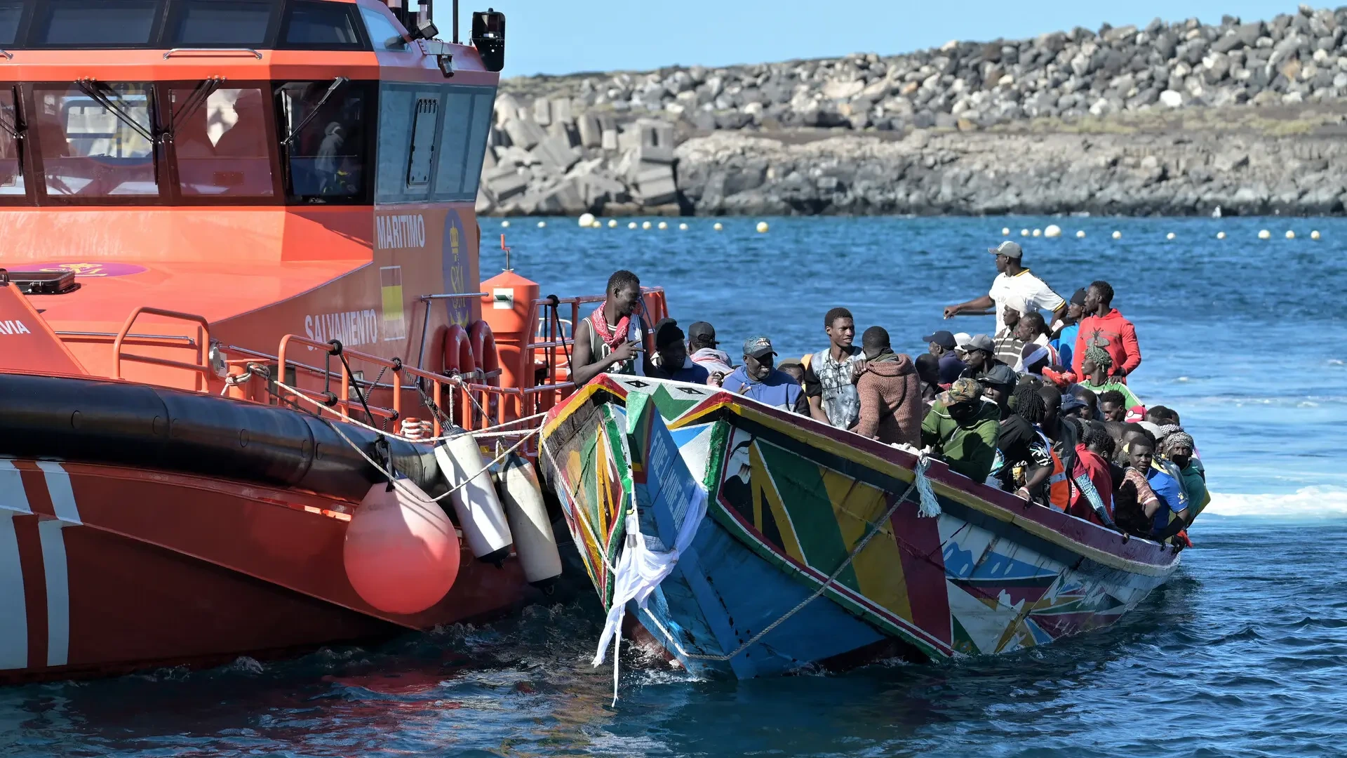 Investigan la muerte de un menor que habría sido arrojado por la borda de un cayuco llegado a El Hierro