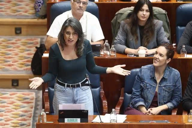 Más Madrid dice que se sacó de contexto la alusión de su diputada a la vía francesa y la quema de la Casa de Correos