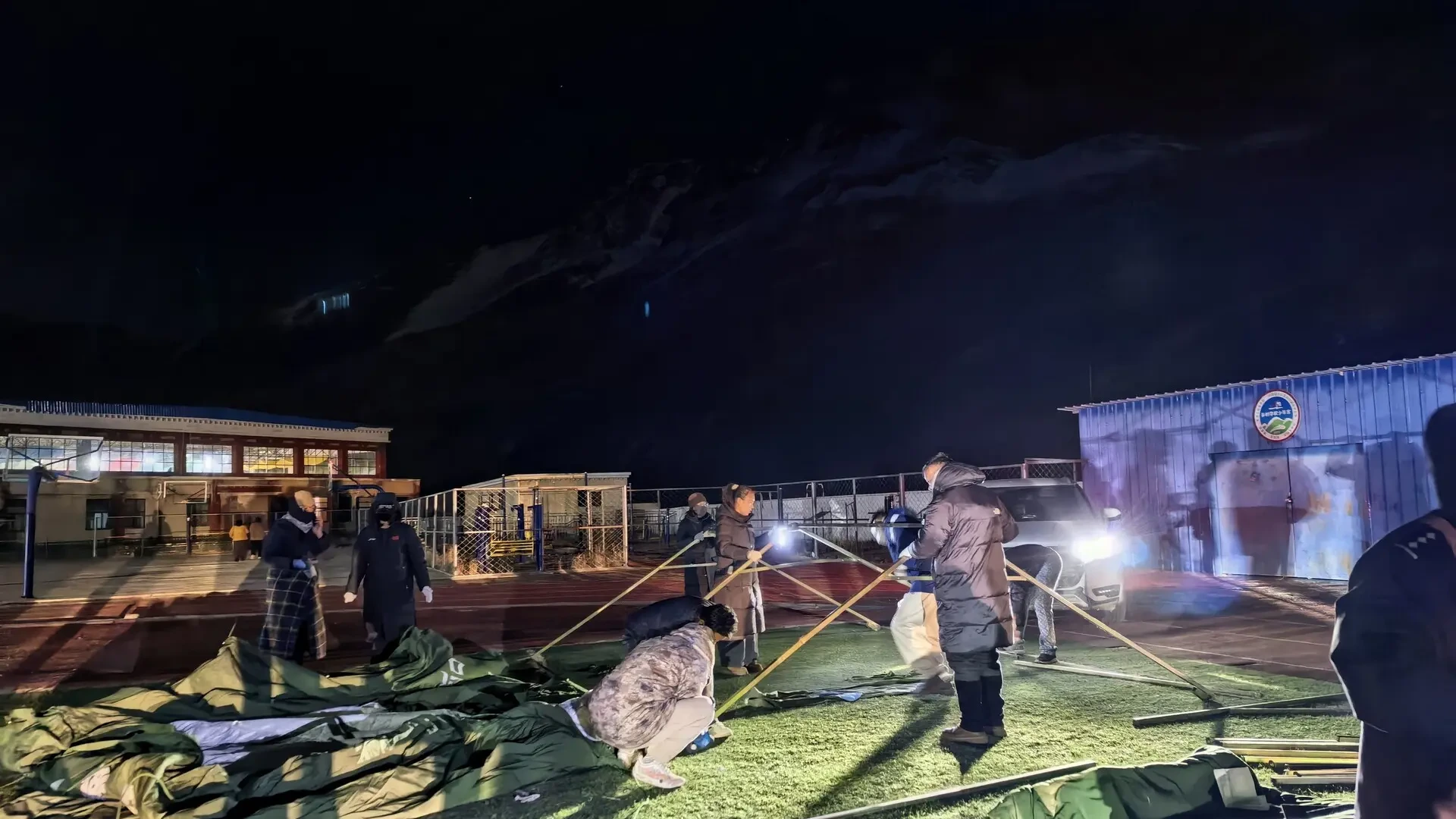Terror en el Tíbet: al menos 16 muertos y 65 heridos por un terremoto de magnitud 7