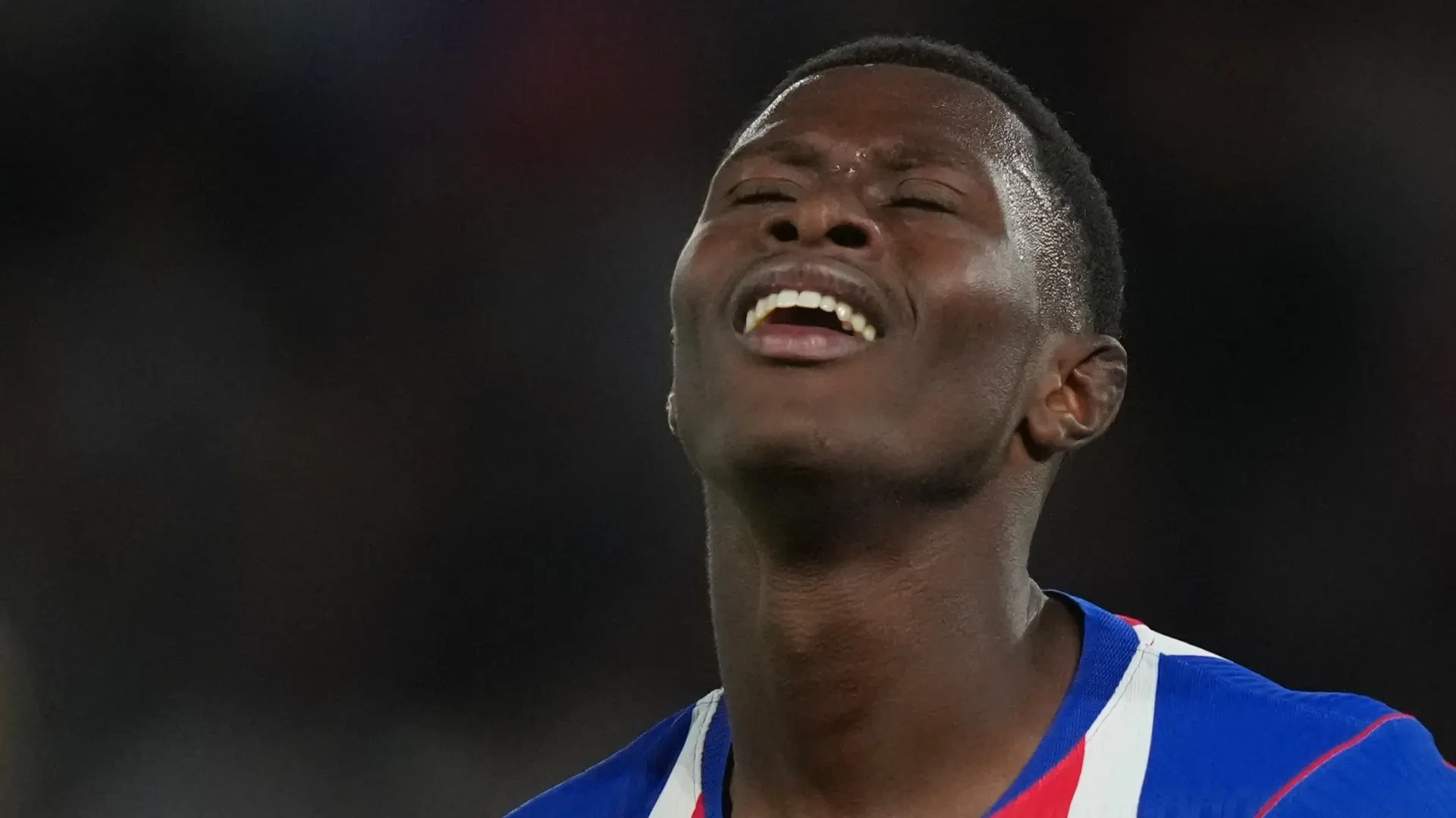 Buenas noticias para el Barça: Nuno Mendes, estrella del PSG, no jugará el duelo de Champions League por lesión