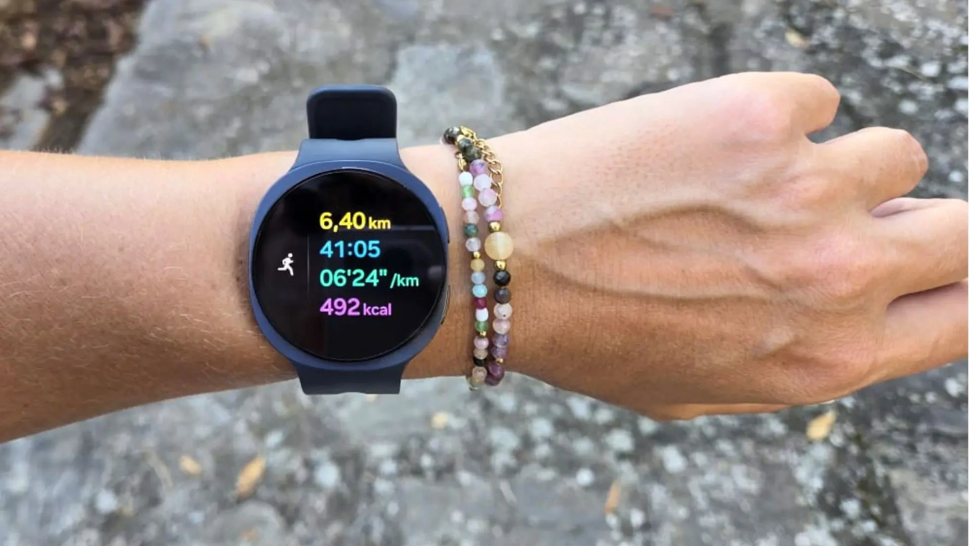Samsung vende un reloj que hasta mide tu grasa corporal, y ahora está más que rebajado