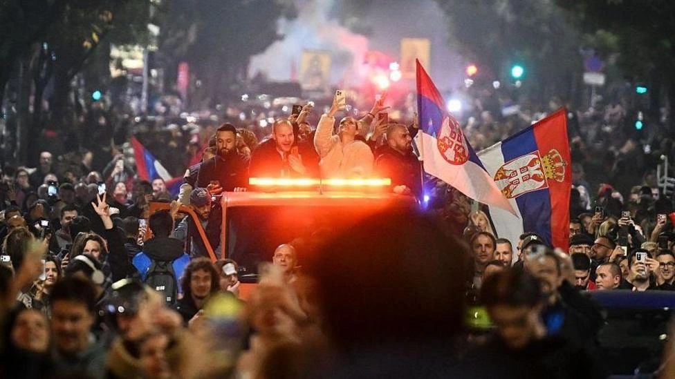 El líder serbio Aleksandar Vucic reconoce la derrota electoral ante un movimiento de protesta liderado por estudiantes