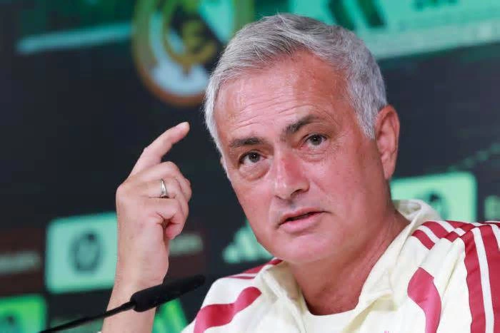 Mourinho: "¿Prueba del algodón mañana? No, el Madrid con Mourinho gana títulos"