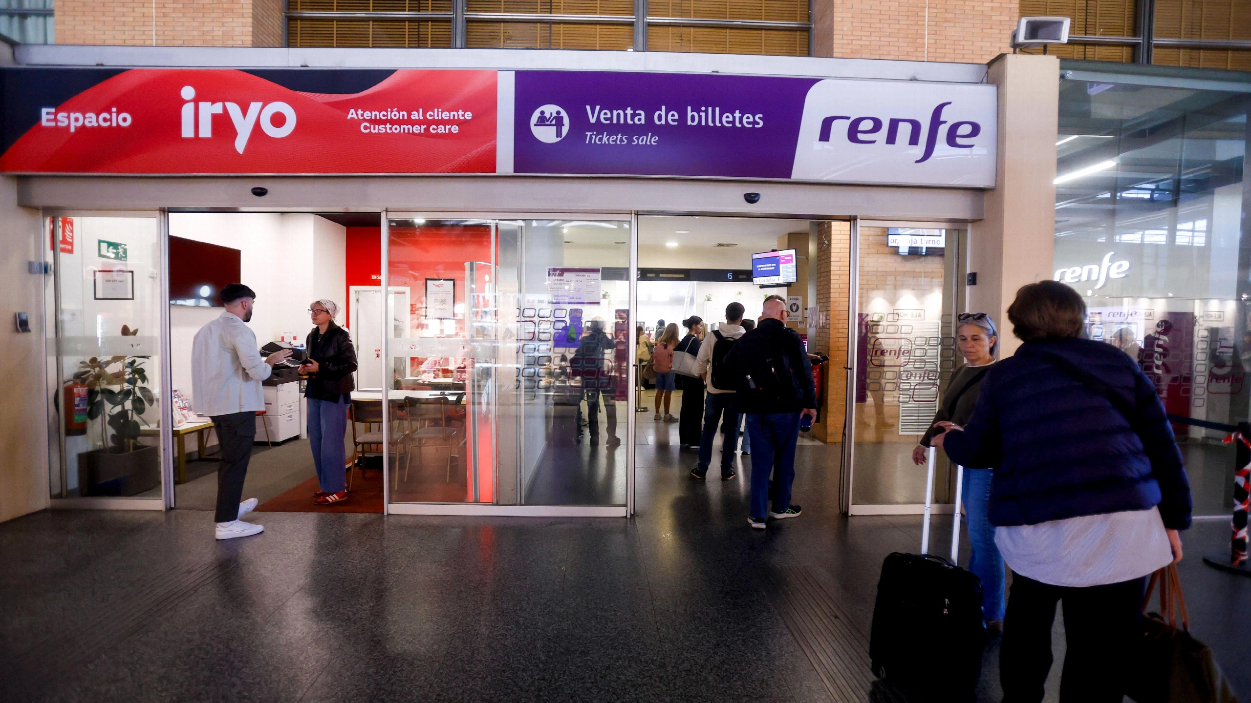 Qué pasa si tengo un billete de tren para un trayecto entre Madrid y Andalucía: derechos de los pasajeros y reclamaciones