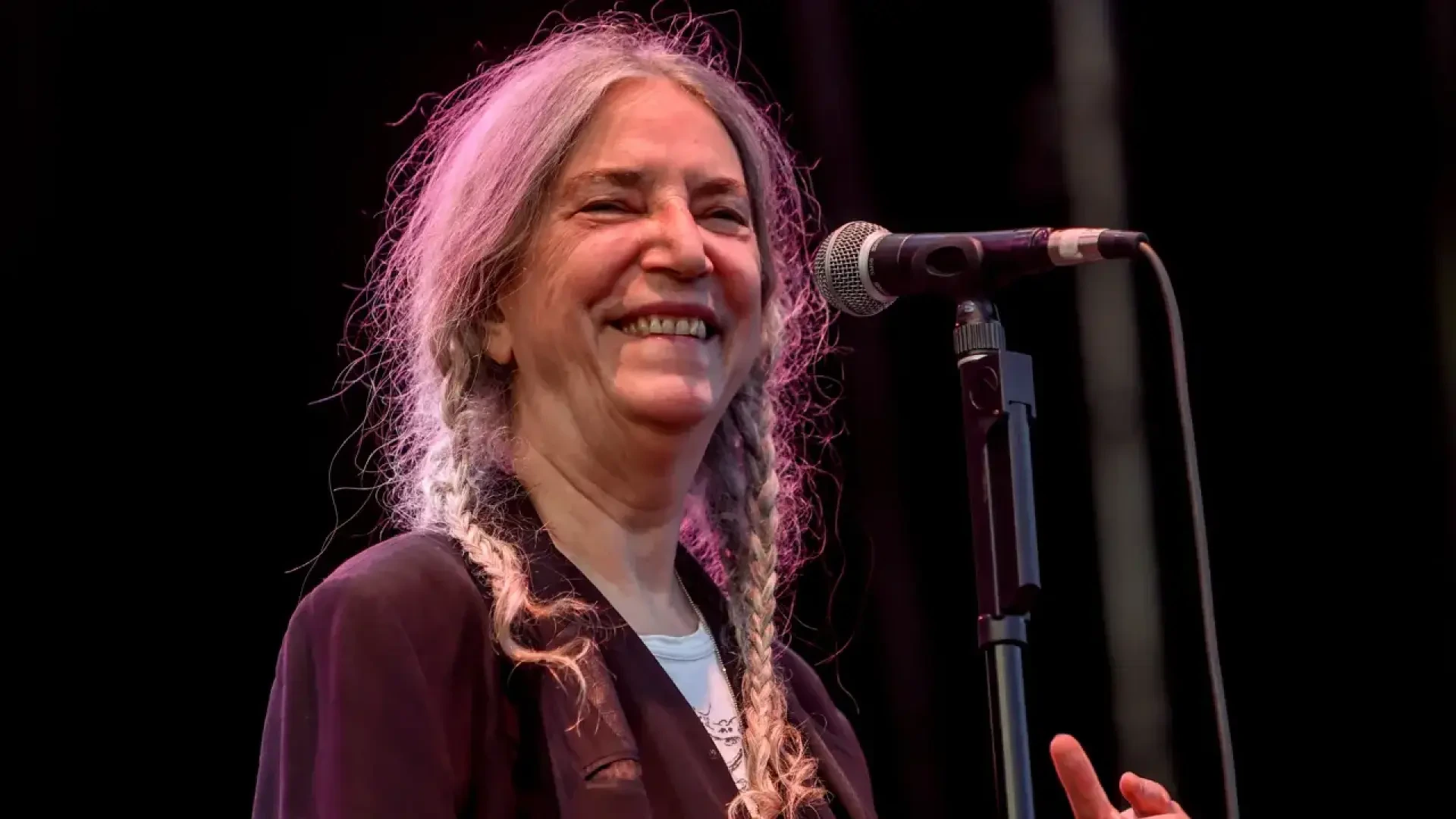 El emocionante vídeo de Patti Smith en el que 3.000 personas cantan con ella su himno 'People have the power'