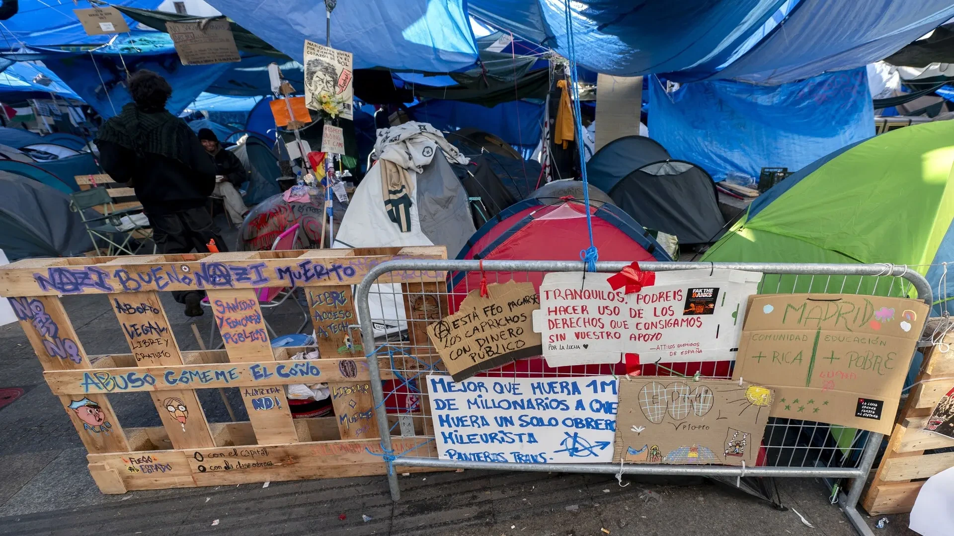 La Fiscalía investigará posibles delitos de odio contra Ayuso en la acampada