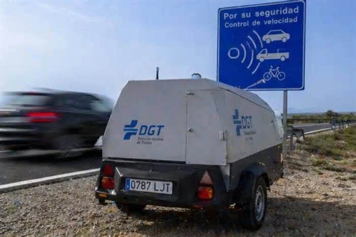 La DGT activa un nuevo radar fijo en la A-92G Granada-Santa Fe y rebaja el límite a 80 km/h