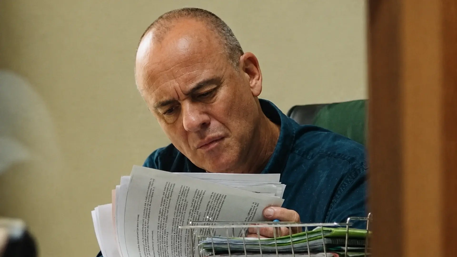 Javier Gutiérrez protagoniza 'Muerte en Llanes', la nueva miniserie true crime de SkyShowtime