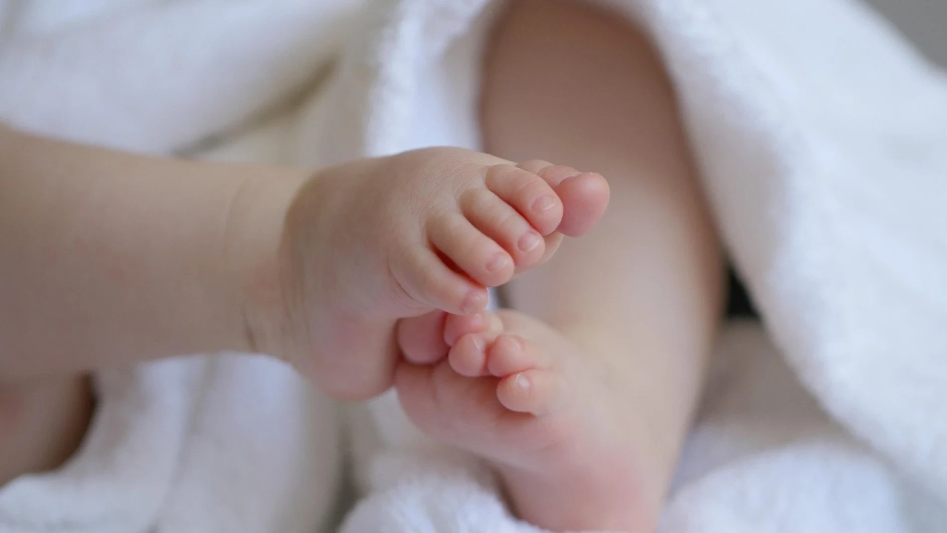 Madrid abre el plazo para las ayudas por nacimiento o adopción: 500 euros por el primer hijo y 750 por el segundo