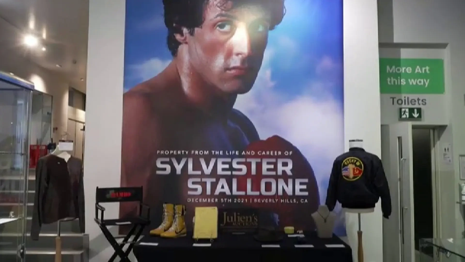Los guantes de Rocky y otros objetos en subasta que han recaudado m&aacute;s de un mill&oacute;n de euros