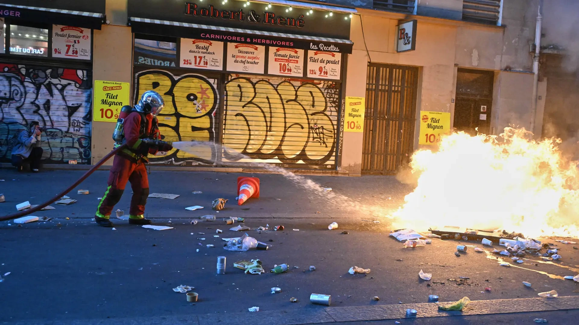 Una joven de 17 años pierde la visión de un ojo por el impacto de gas lacrimógeno en las protestas en Francia
