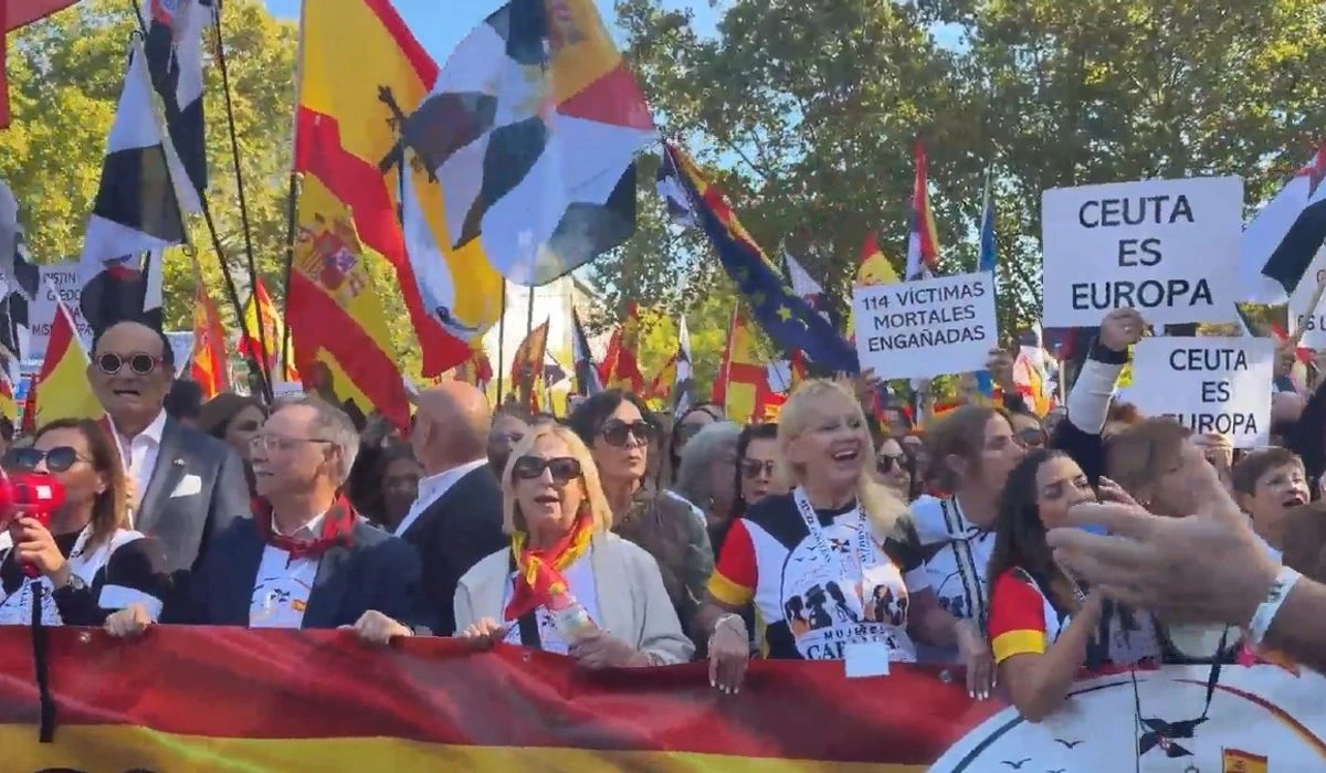 Miles de personas marchan en Madrid para exigir medidas ante la crisis migratoria de Ceuta
