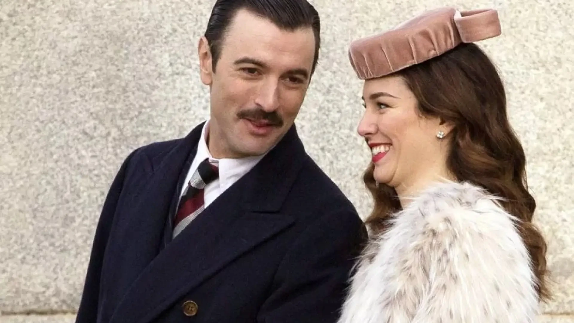 Javier Rey rompe su discreción con Blanca Suárez, que reacciona a su romántica felicitación: "¿Y esta declaración?"