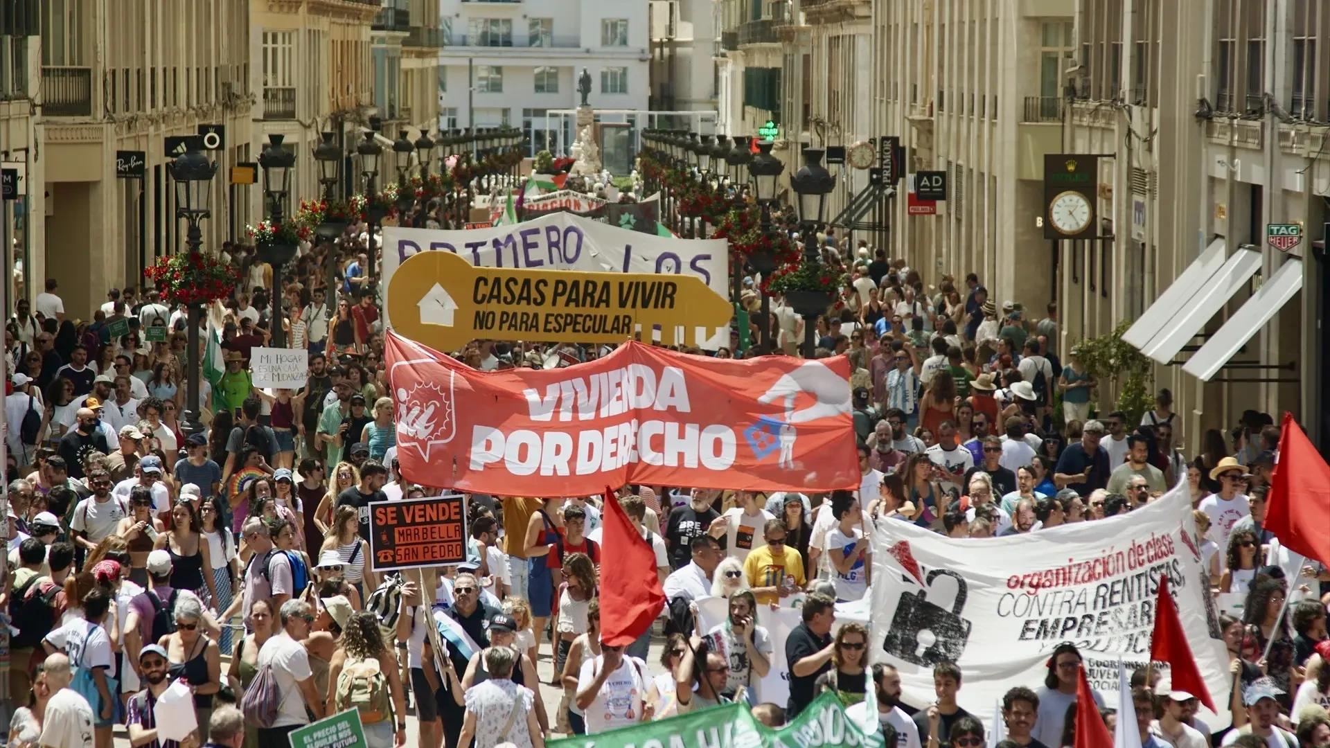 Expedientados un edil de Podemos y dos exconcejalas por protestar por la vivienda en Málaga