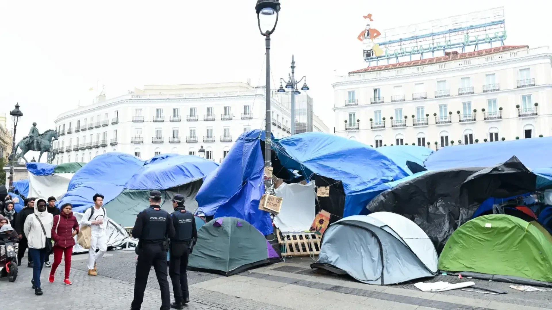 Almeida pide un censo de los acampados que duermen en Sol: "Puede que haya muchas más tiendas que personas"