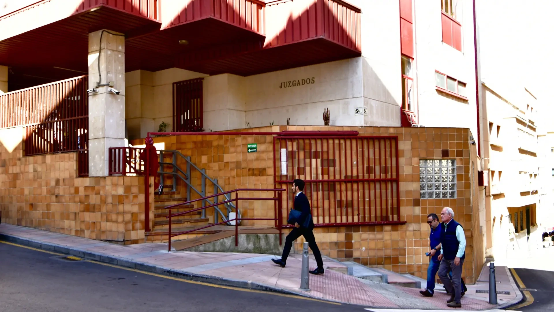 Condenada por ocultar a doce migrantes en su casa en Ceuta, entre ellas una embarazada, en estado de insalubridad