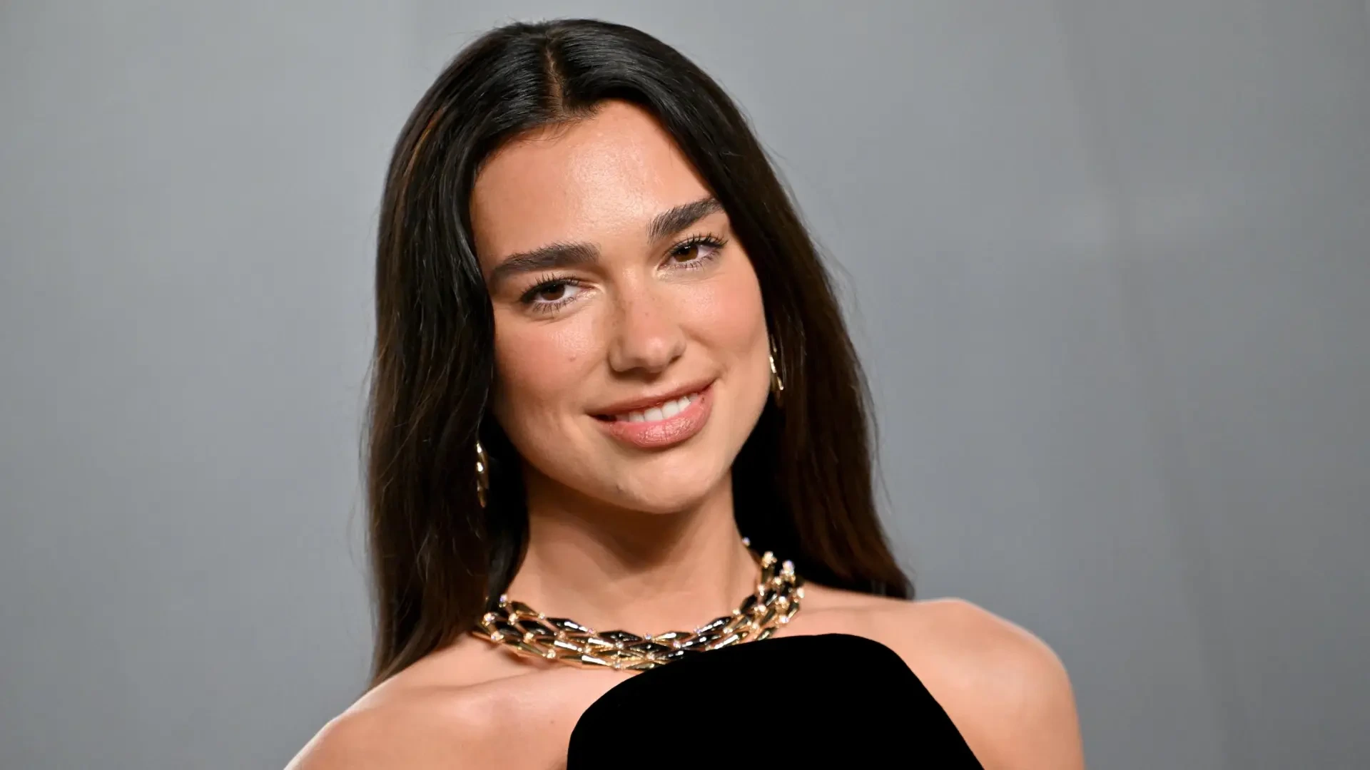 Dua Lipa planta cara a la inteligencia artificial: "Me gustaría pensar que la humanidad sigue teniendo algo de mágico"