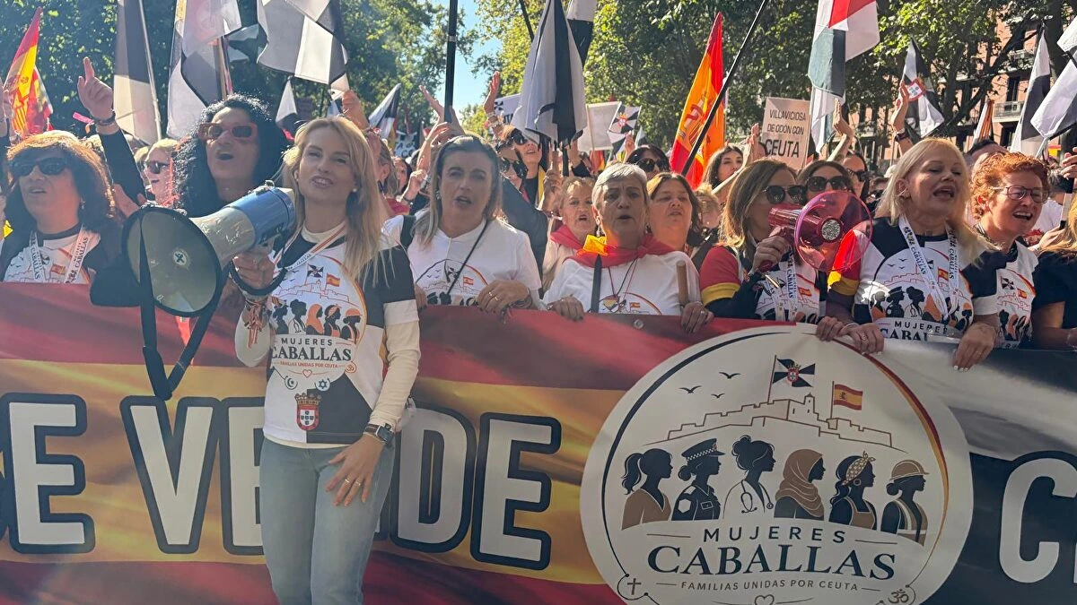 Las Mujeres Caballas llenan Madrid en una manifestación para que España no olvide a Ceuta