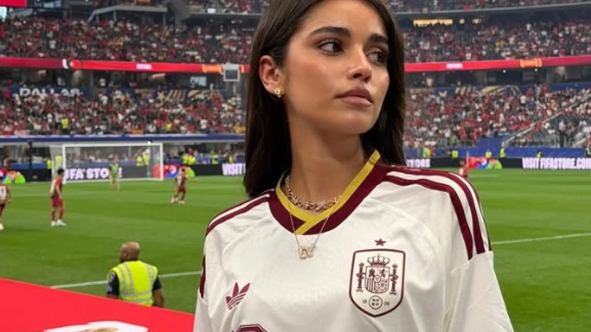 Inés García, novia de Lamine Yamal, se sincera sobre su fama tras el Mundial: "Necesito parar, respirar y pensar"