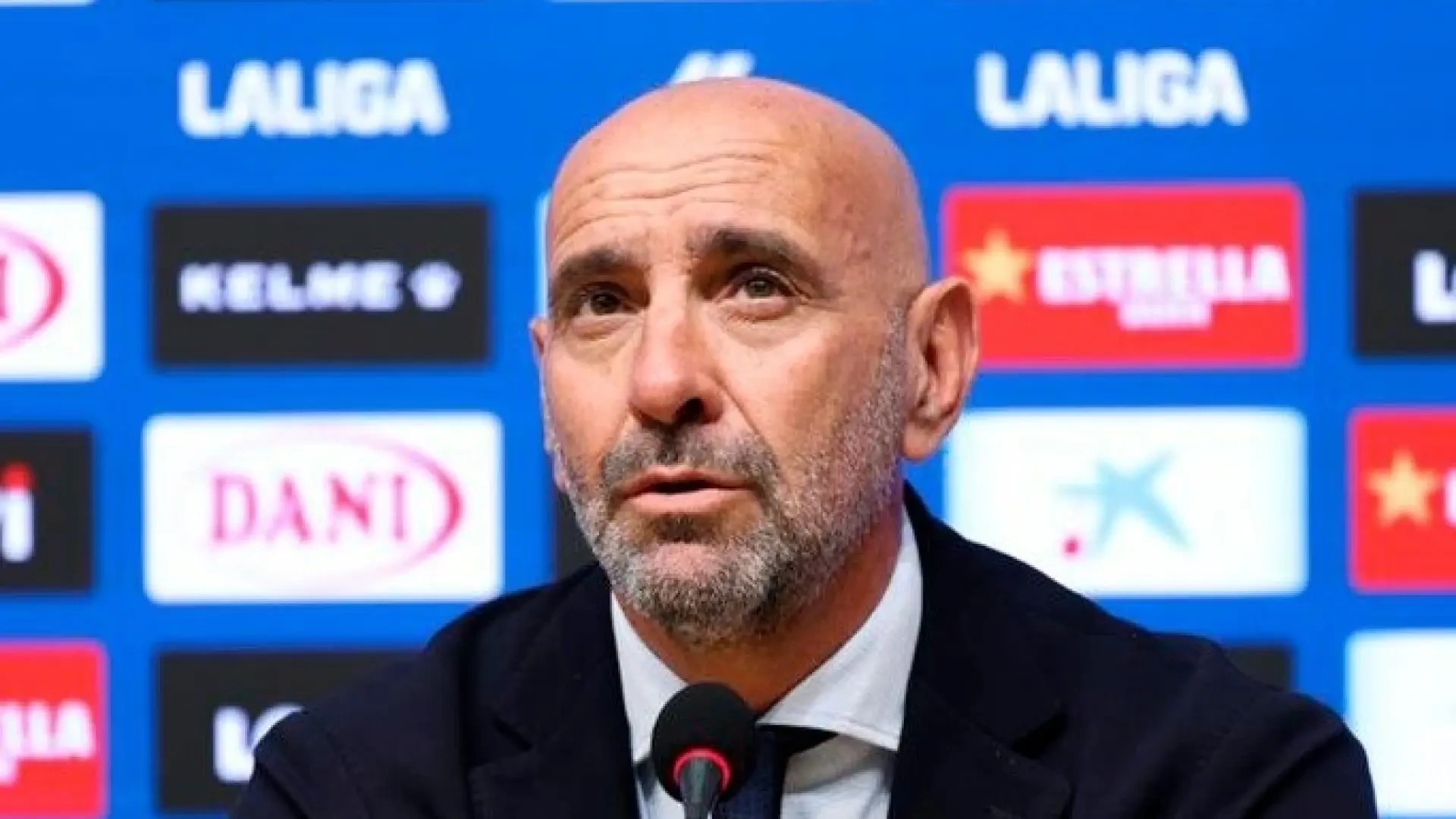 Monchi defiende el fichaje de Eder Sarabia pese a las críticas por su pasado con el Barça: "Era el que reunía las condiciones"